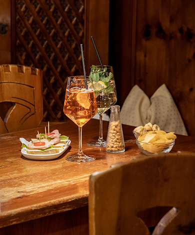due aperitivi: Hugo e Veneziano