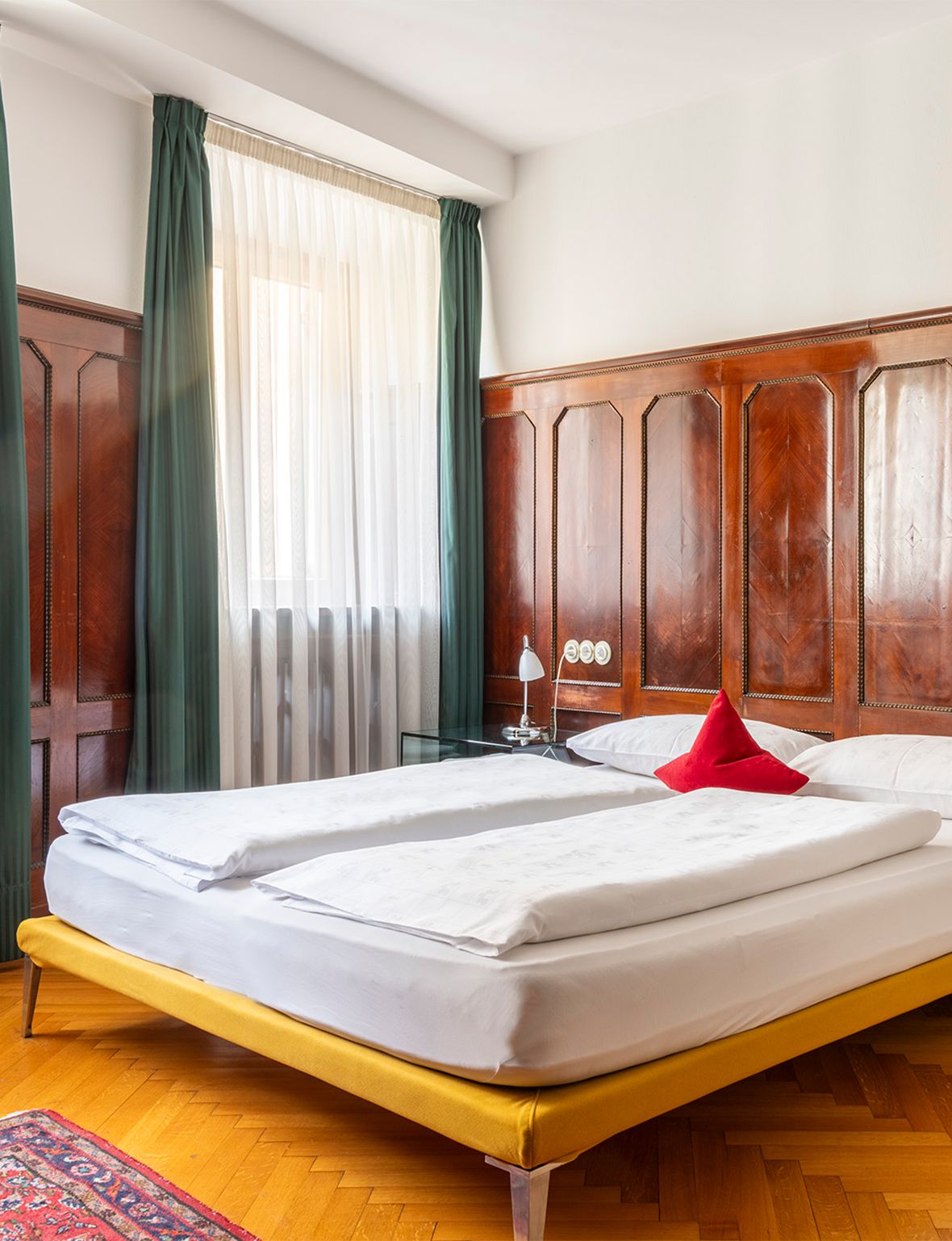 traditionell eingerichtetes Standard-Doppelzimmer