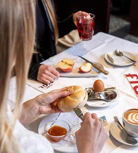 Herzhaftes Frühstück im Figl